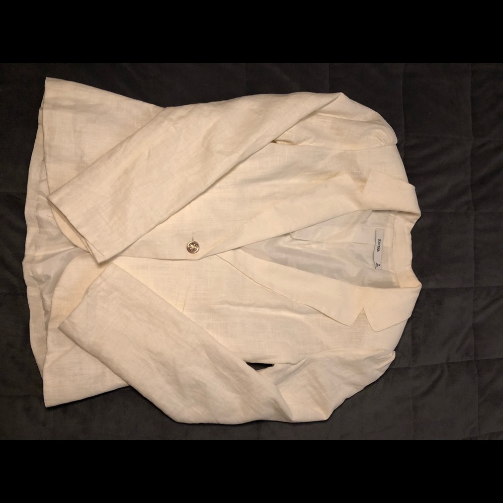 Ivory blazer - Picture 2 of 5